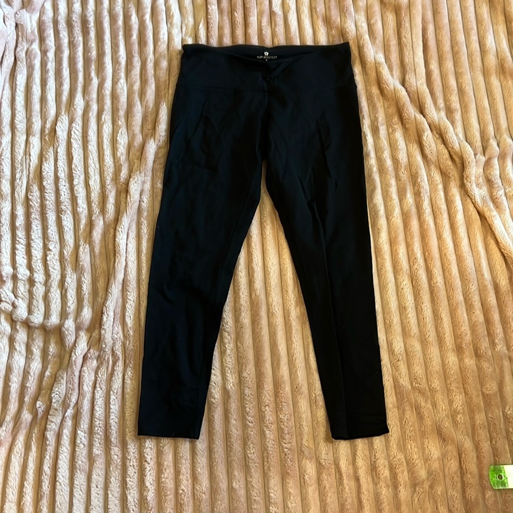 Tuff Athletics Women’s Black Cropped Ultra Soft Leggings - Size Small